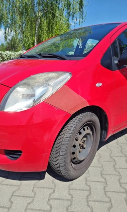 Toyota Yaris cena 9600 przebieg: 173200, rok produkcji 2007 z Poznań małe 106